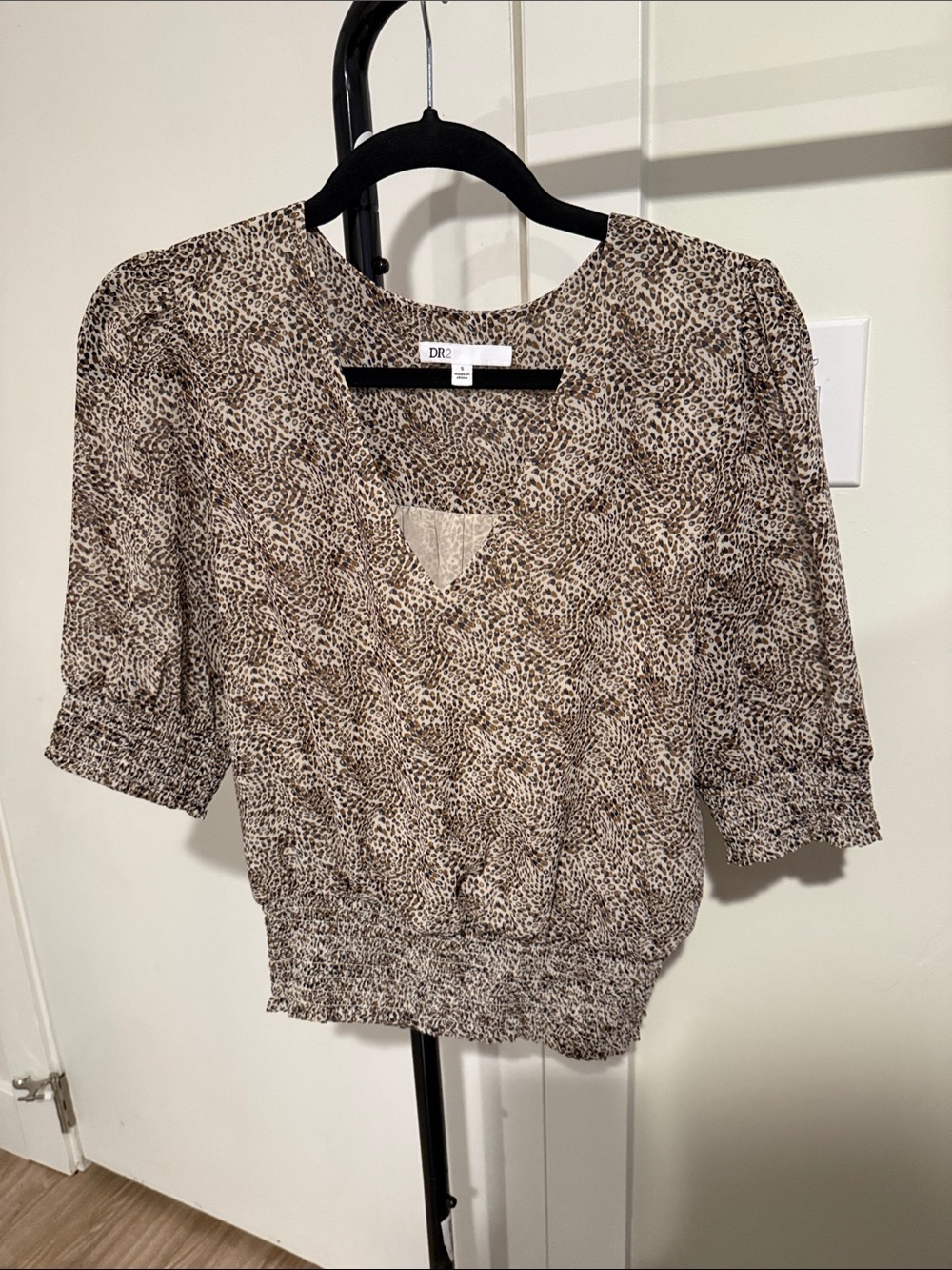 DR2 Brown Beige Leopard-Print V-Neck Puff-Sleeve Blouse